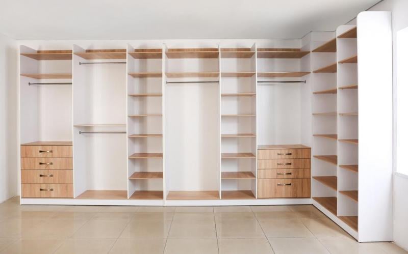 Dressing sur mesure, les cl&eacute;s d'une installation r&eacute;ussie et fonctionnelle