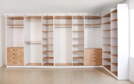 Dressing sur mesure, les cl&eacute;s d'une installation r&eacute;ussie et fonctionnelle